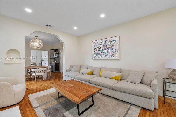 Chandelier, Dining room, Interior, Living room, Recessed Lighting, Wood Texture Flooring