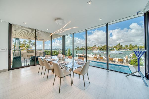 Dining room, Interior, Recessed Lighting, Water