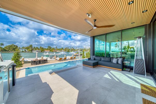 Exterior, Pool, Water