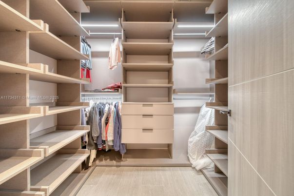 Interior, Walk-in Closets