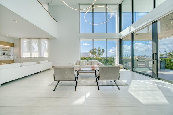 Interior, Living room, Pendant Lights, Recessed Lighting
