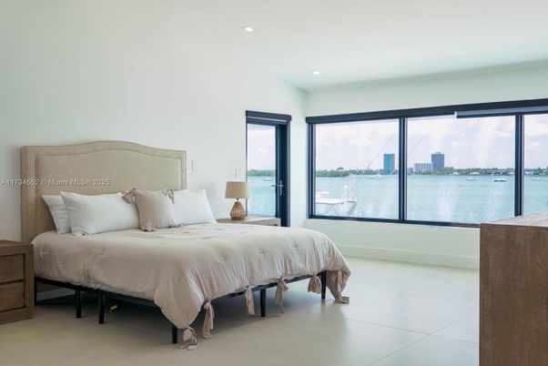 Bedroom, Interior, Recessed Lighting, Water