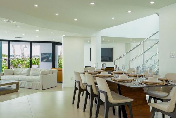 Dining room, Interior, Living room, Recessed Lighting