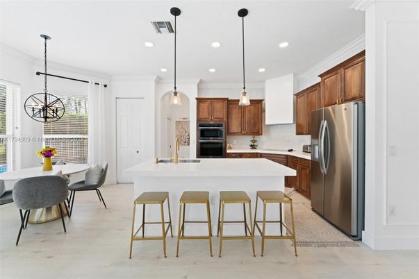Dining room, Interior, Kitchen, Pendant Lights, Recessed Lighting, Stainless Steel Appliances