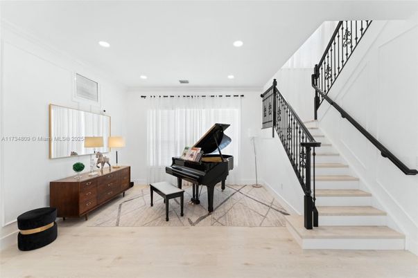 Interior, Piano, Recessed Lighting, Wood Texture Flooring