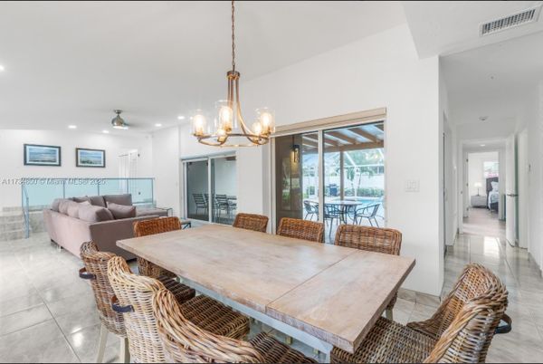 Chandelier, Dining room, Interior, Living room, Recessed Lighting