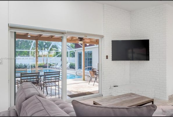 Dining room, Interior, Living room, Stone Walls, Sun Room