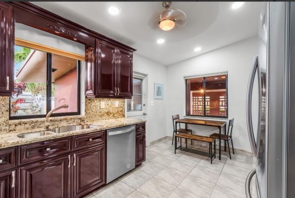 Dining room, Interior, Kitchen, Recessed Lighting