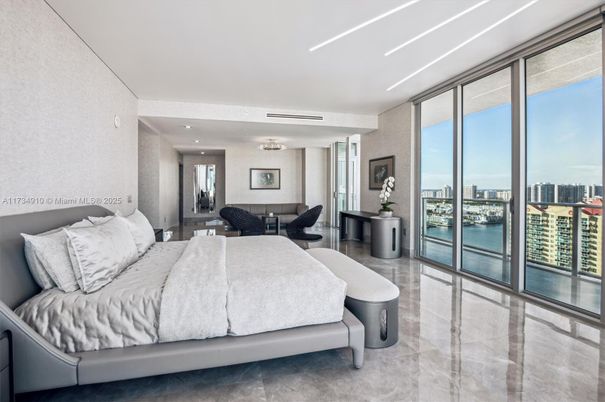 Bedroom, Interior, Living room, Recessed Lighting, Water