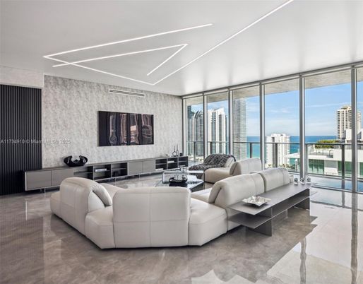 Interior, Living room, Water