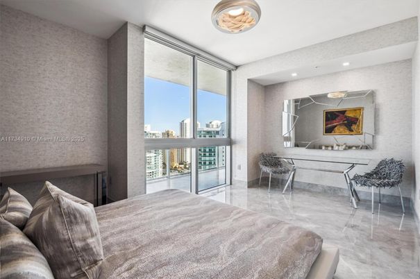 Bedroom, Home Office, Interior, Recessed Lighting