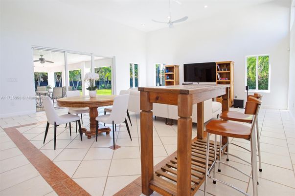 Dining room, Interior, Recessed Lighting