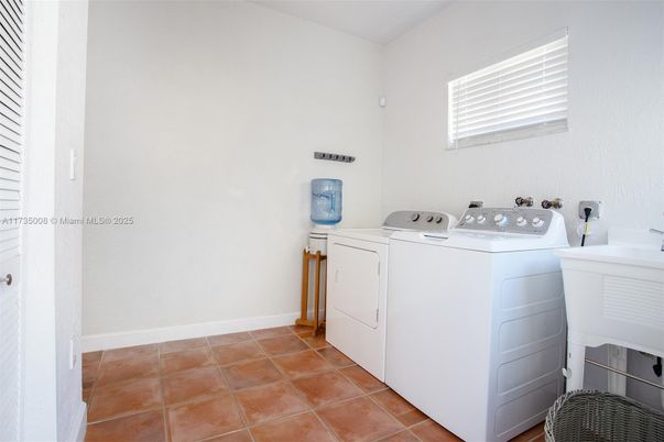 Interior, Washer