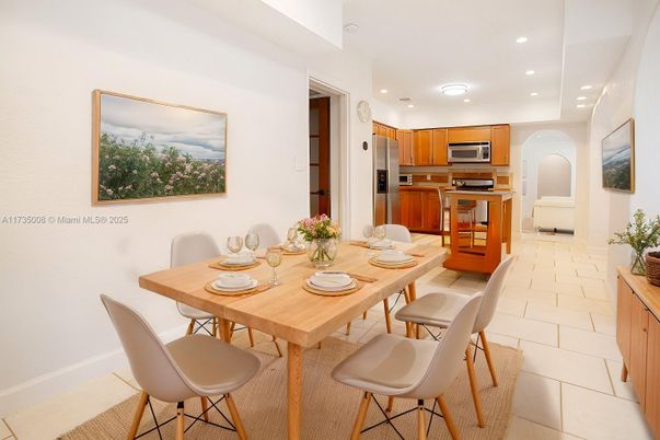 Dining room, Interior, Kitchen, Recessed Lighting, Stainless Steel Appliances