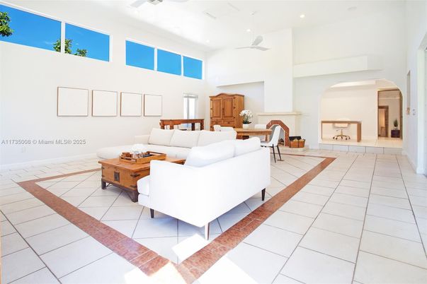 Dining room, Interior, Living room, Recessed Lighting