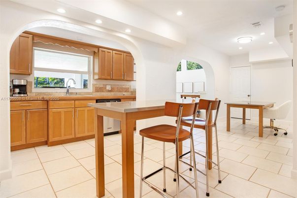Dining room, Interior, Kitchen, Recessed Lighting