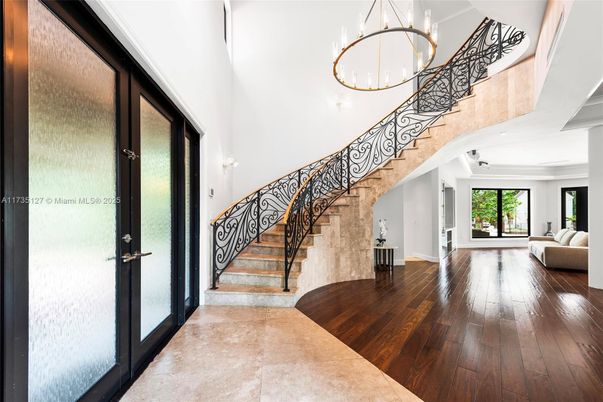 Interior, Pendant Lights, Wood Texture Flooring