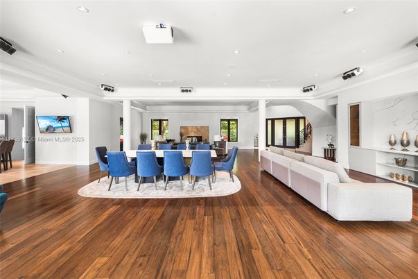 Dining room, Interior, Living room, Recessed Lighting, Wood Texture Flooring