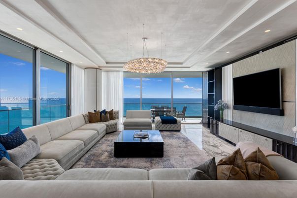 Interior, Living room, Pendant Lights, Recessed Lighting, Water