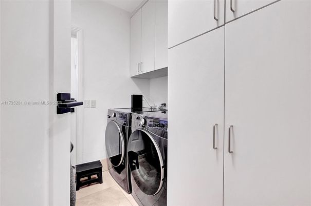 Interior, Washer