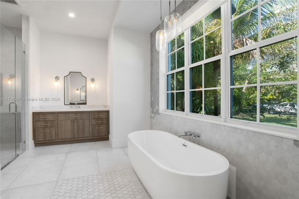 Bathroom, Dual Sink Vanities, Free Standing Baths, Interior, Pendant Lights, Recessed Lighting
