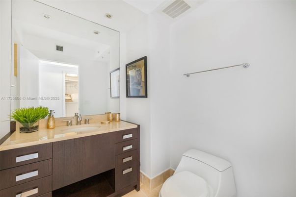Bathroom, Interior, Recessed Lighting