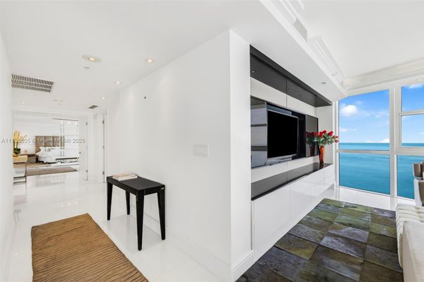 Interior, Recessed Lighting, Water