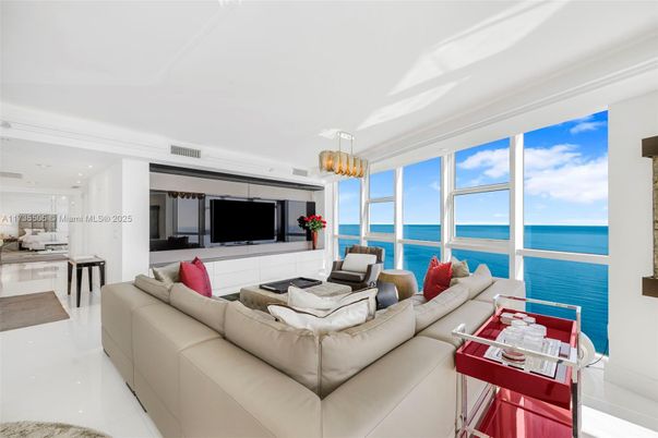 Interior, Living room, Pendant Lights, Recessed Lighting, Water