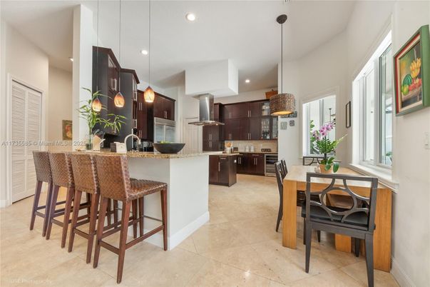 Dining room, Interior, Kitchen, Pendant Lights, Recessed Lighting, Stainless Steel Appliances