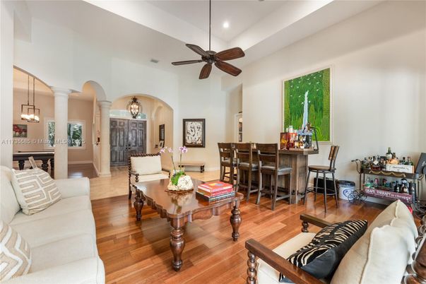 Interior, Living room, Pendant Lights, Recessed Lighting, Wood Texture Flooring