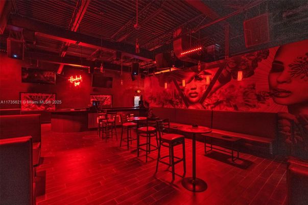 Interior, Pendant Lights, Wood Texture Flooring