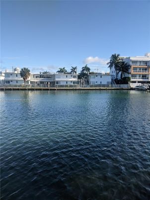 Exterior, Lake