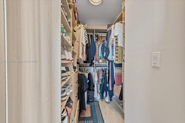 Interior, Walk-in Closets