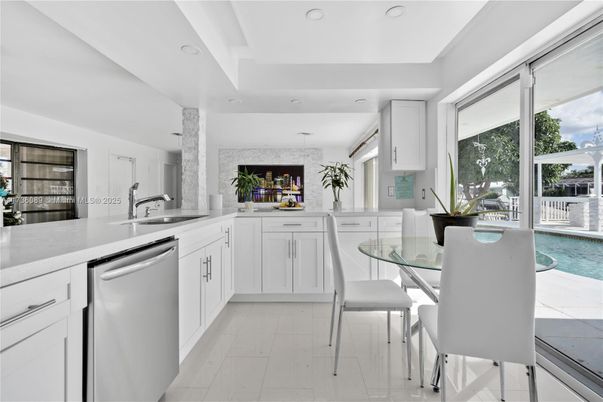 Dining room, Interior, Kitchen, Recessed Lighting, Stainless Steel Appliances