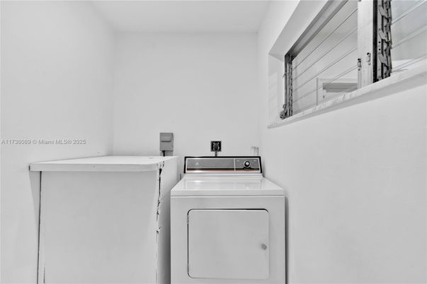 Interior, Utility Closets, Washer