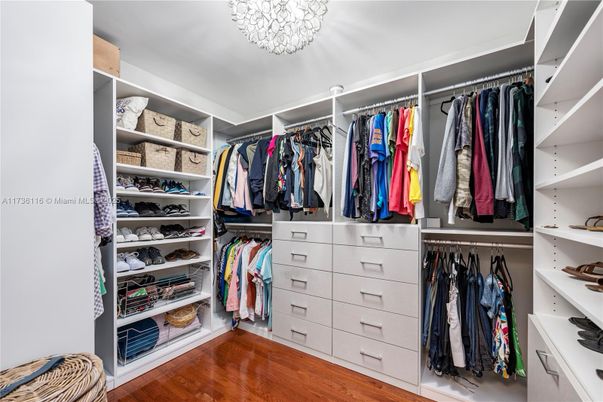 Interior, Walk-in Closets, Wood Texture Flooring