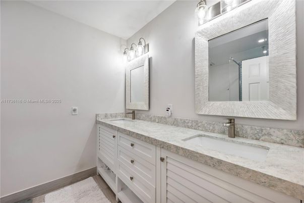 Bathroom, Dual Sink Vanities, Interior