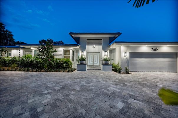 Attached, Exterior, Facade, Modern