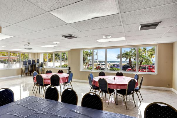 Dining room, Interior, Recessed Lighting, Water
