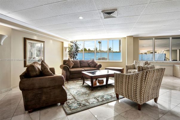 Interior, Living room, Recessed Lighting, Water