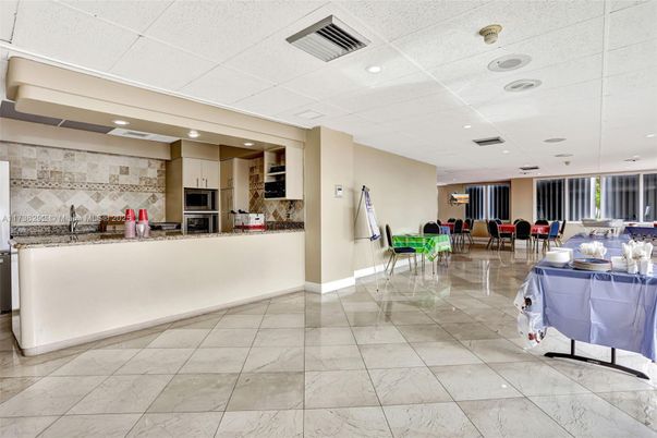 Dining room, Interior, Kitchen, Marble, Recessed Lighting