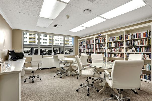 Home Office, Interior