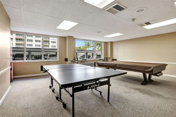 Billiard Table, Game Room, Interior, Recessed Lighting