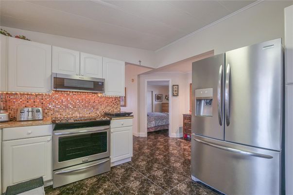 Interior, Kitchen, Stainless Steel Appliances