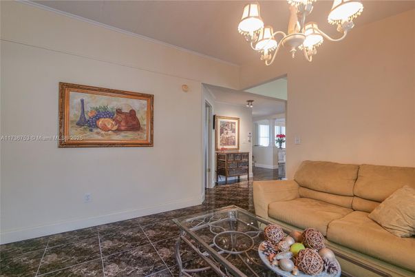 Chandelier, Interior, Living room
