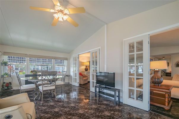 Dining room, Interior