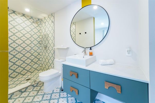 Bathroom, Interior, Recessed Lighting