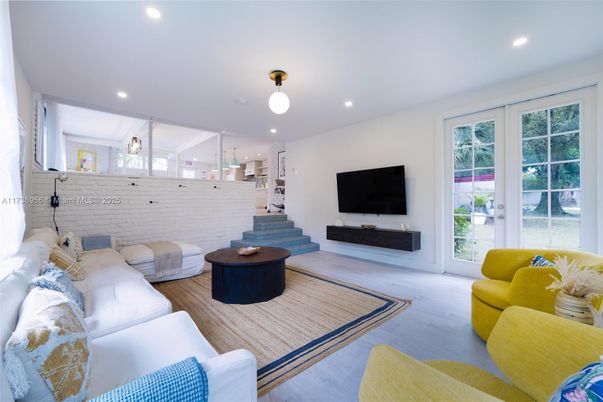 Interior, Living room, Pendant Lights, Recessed Lighting, Wood Texture Flooring