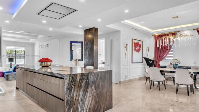 Dining room, Interior, Pendant Lights, Recessed Lighting