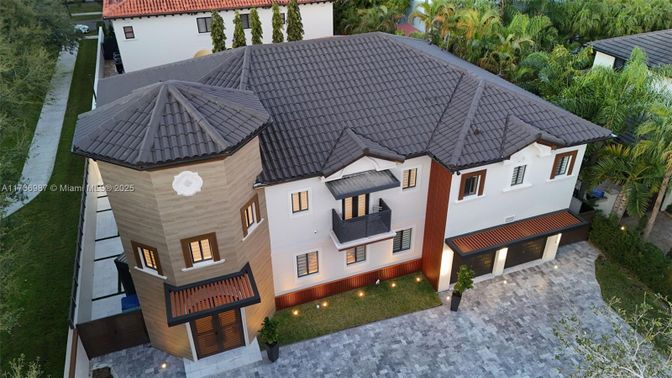 Exterior, Drone